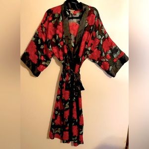 LA INTIMATES BLACK AND RED ROSE SHEER SILKY ROBE